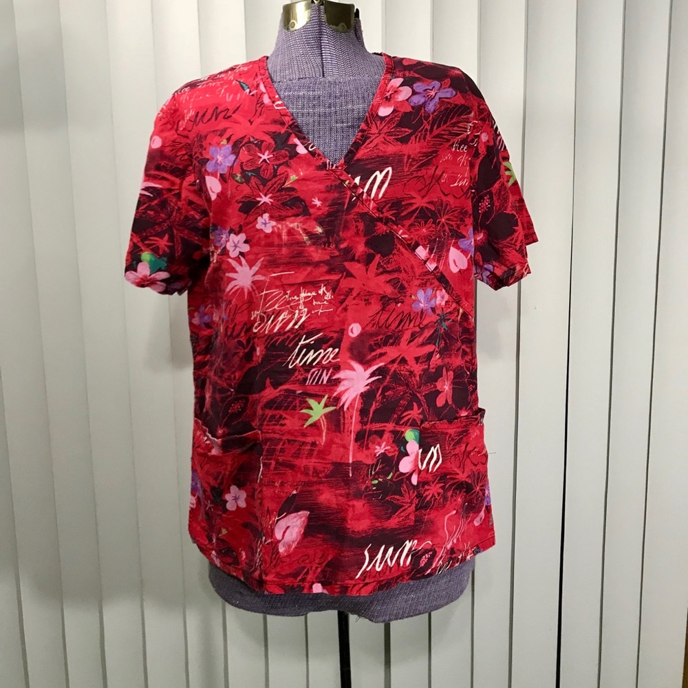 Los Angeles rose scrub top🌹